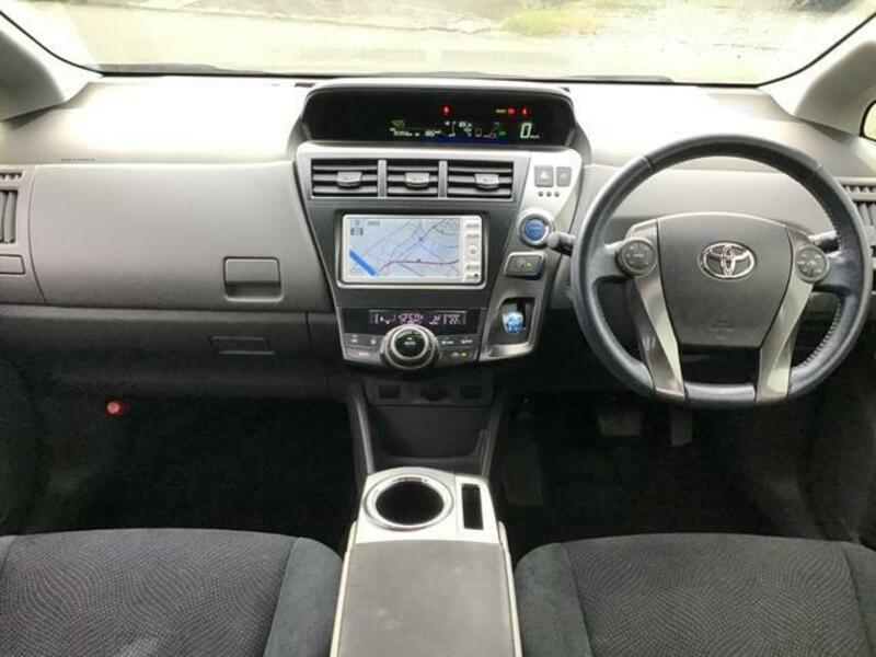 PRIUS ALPHA