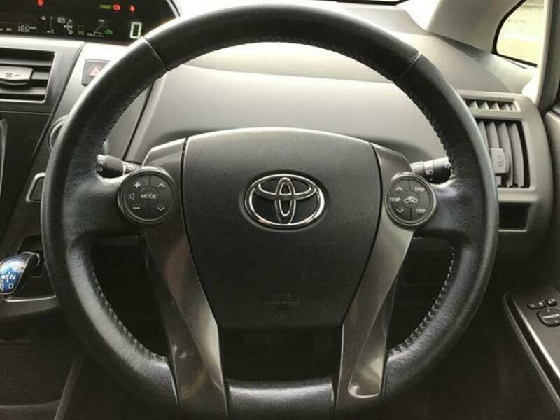PRIUS ALPHA