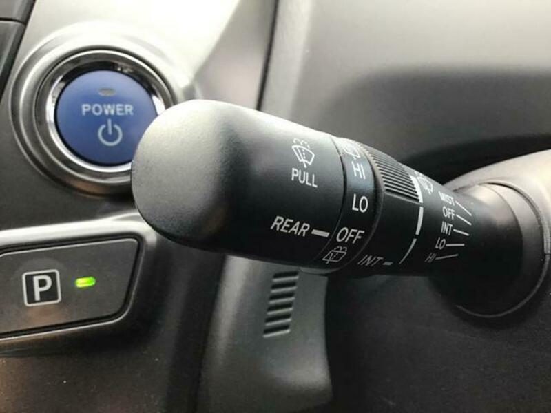 PRIUS ALPHA