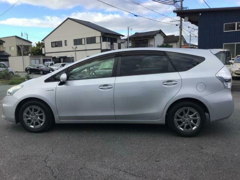 PRIUS ALPHA