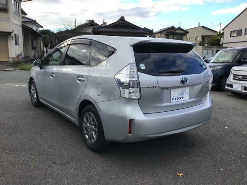 PRIUS ALPHA