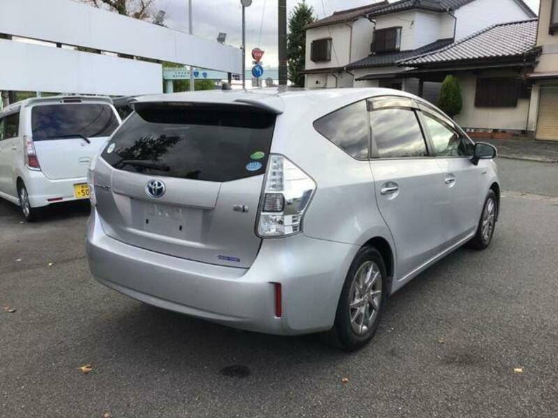 PRIUS ALPHA