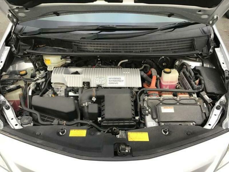 PRIUS ALPHA
