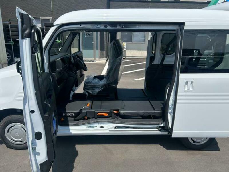 N-VAN