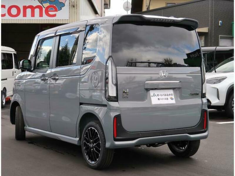 N BOX CUSTOM