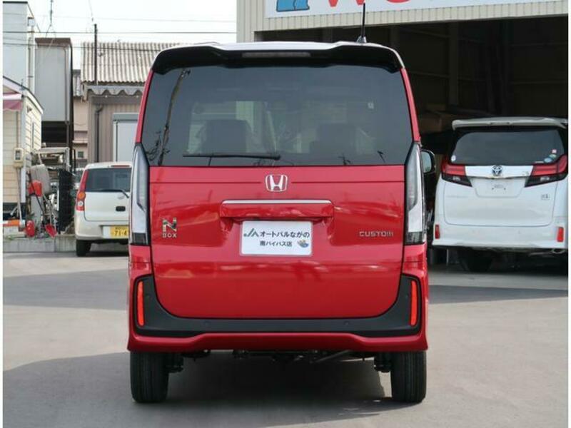 N BOX CUSTOM
