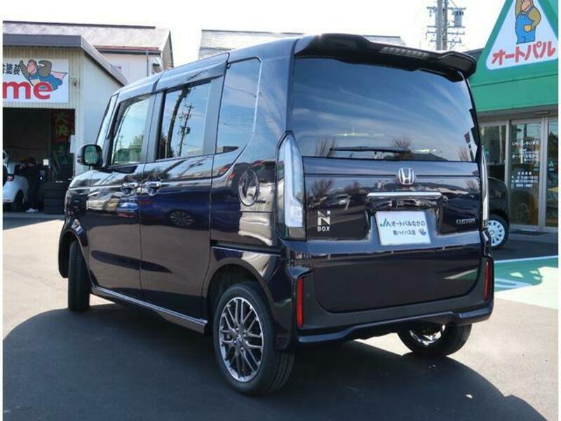 N BOX CUSTOM