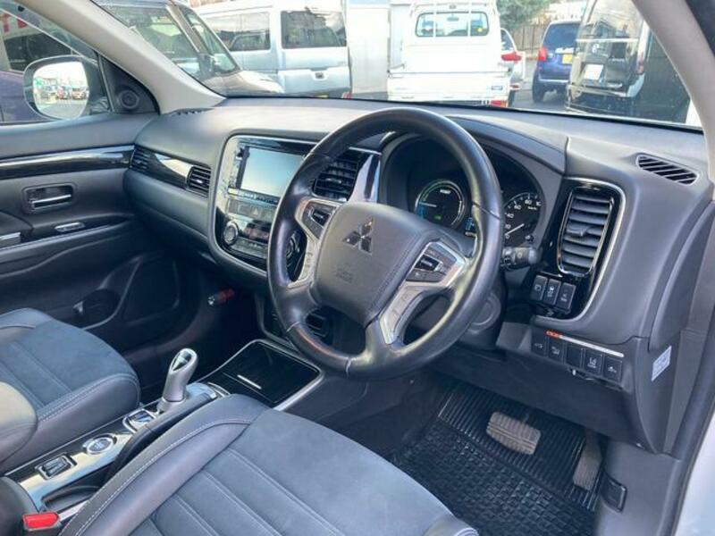 OUTLANDER PHEV