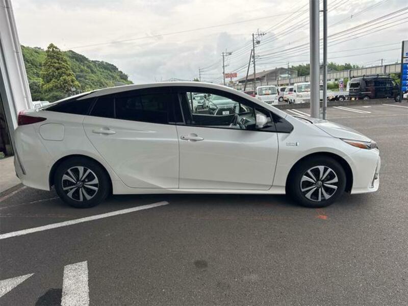 PRIUS PHV