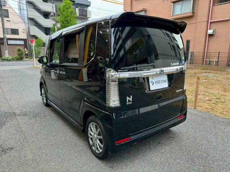 N BOX CUSTOM