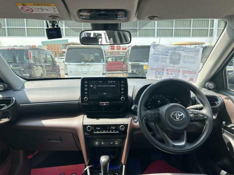 YARIS CROSS