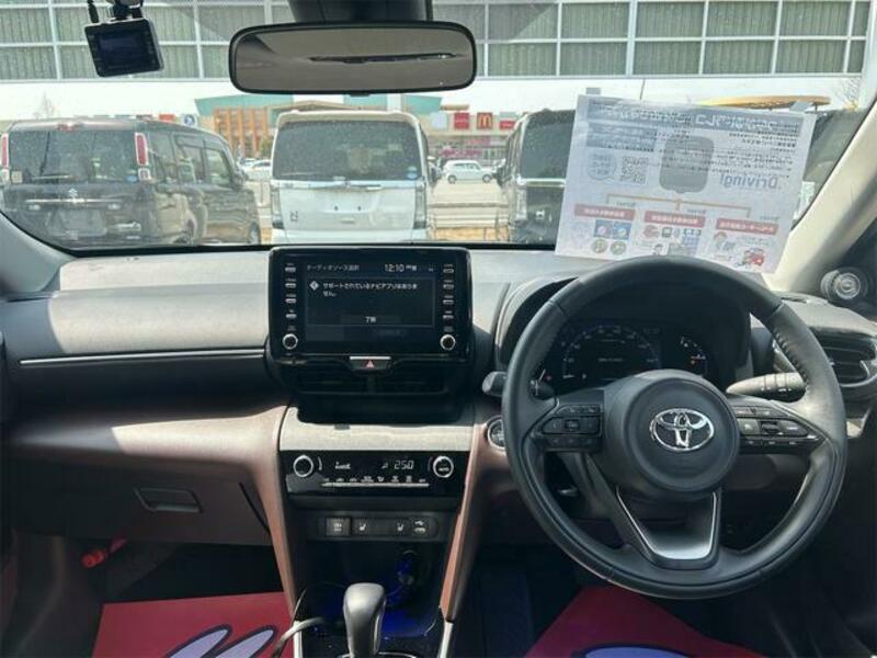 YARIS CROSS