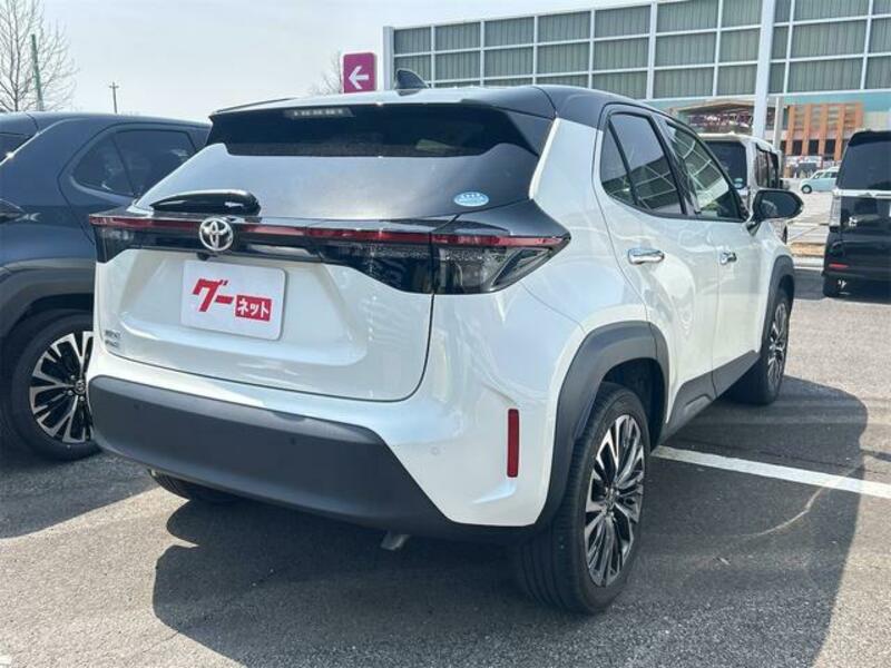 YARIS CROSS