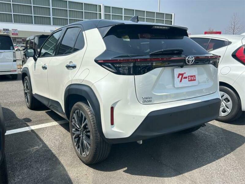 YARIS CROSS