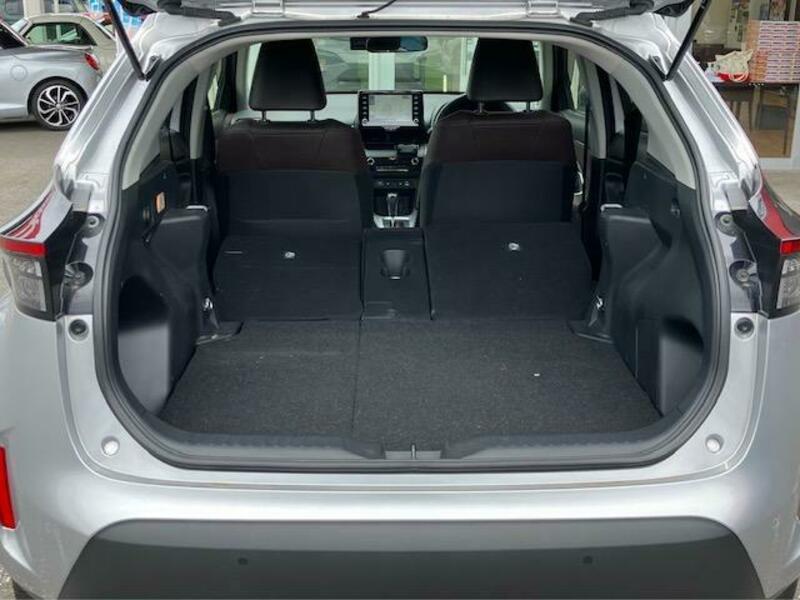 YARIS CROSS