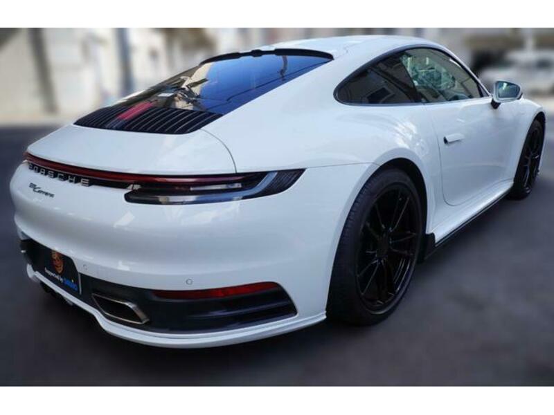 911