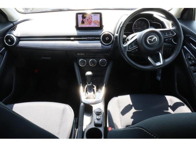MAZDA2