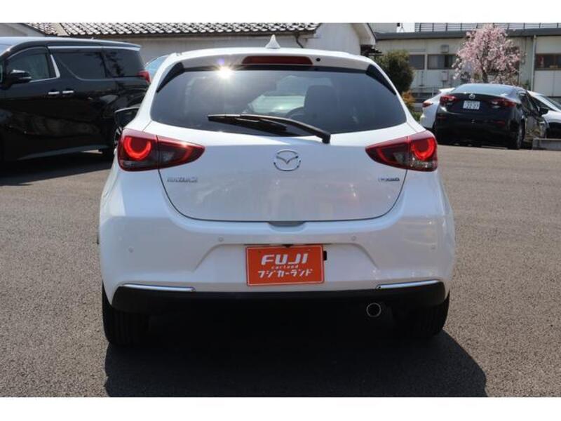 MAZDA2