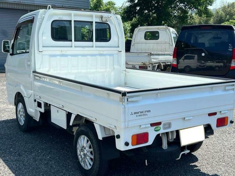 MINICAB TRUCK