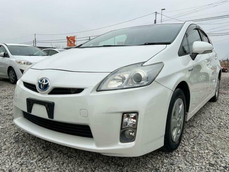 TOYOTA PRIUS