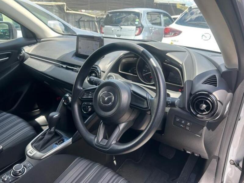 MAZDA2