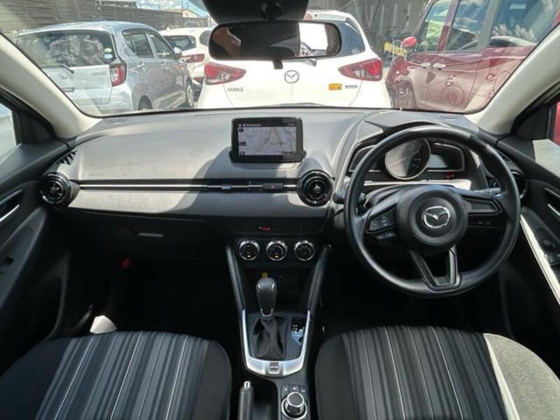 MAZDA2