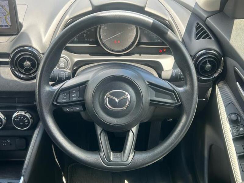 MAZDA2