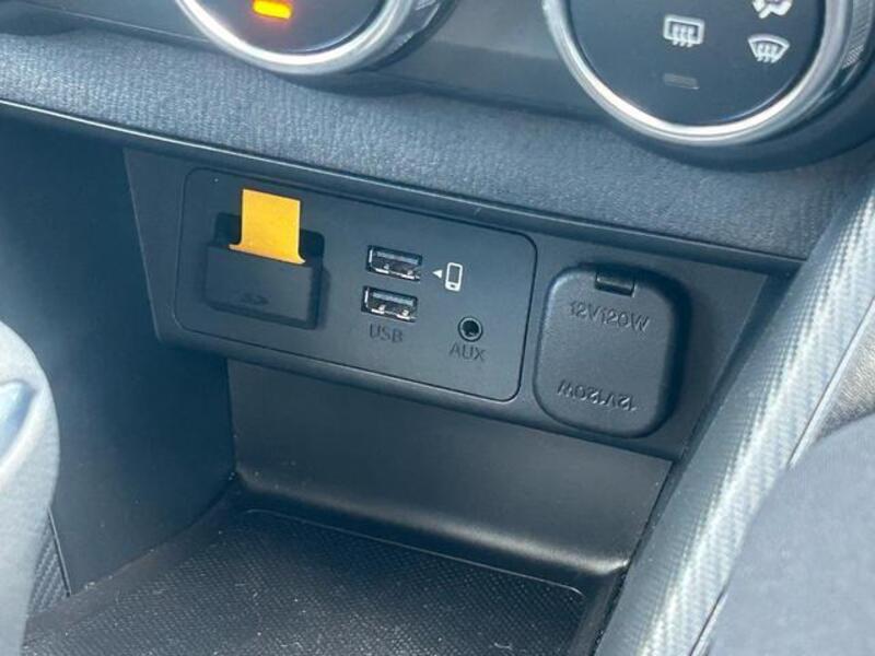 MAZDA2