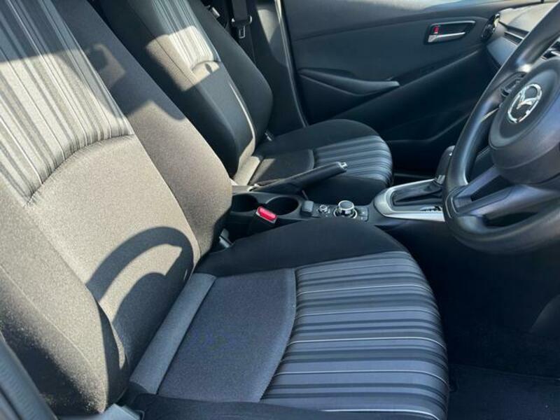 MAZDA2