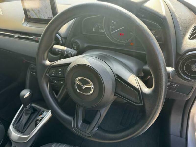 MAZDA2