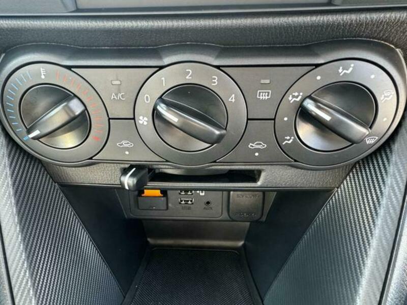 MAZDA2
