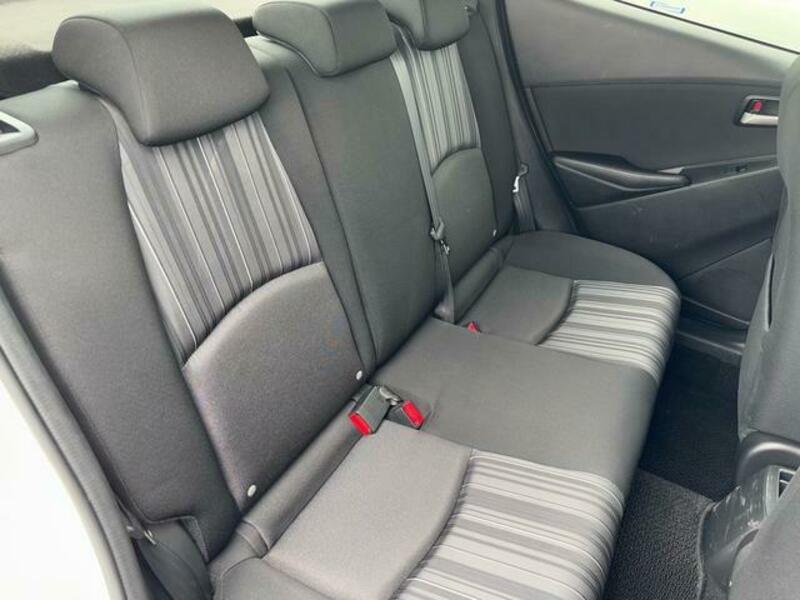MAZDA2