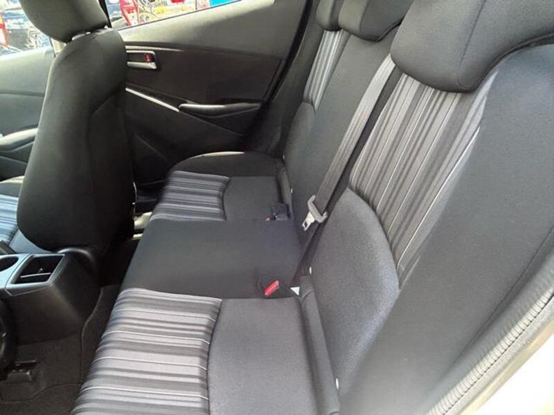 MAZDA2