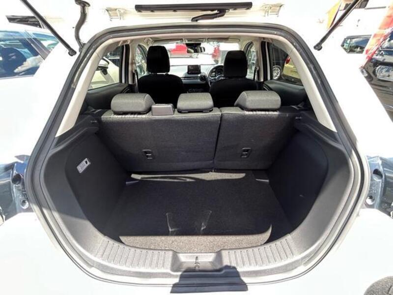 MAZDA2