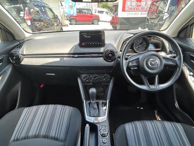 MAZDA2