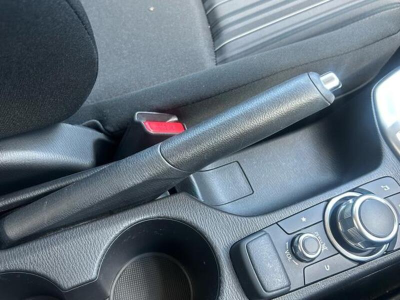 MAZDA2
