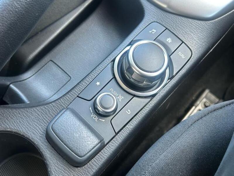 MAZDA2