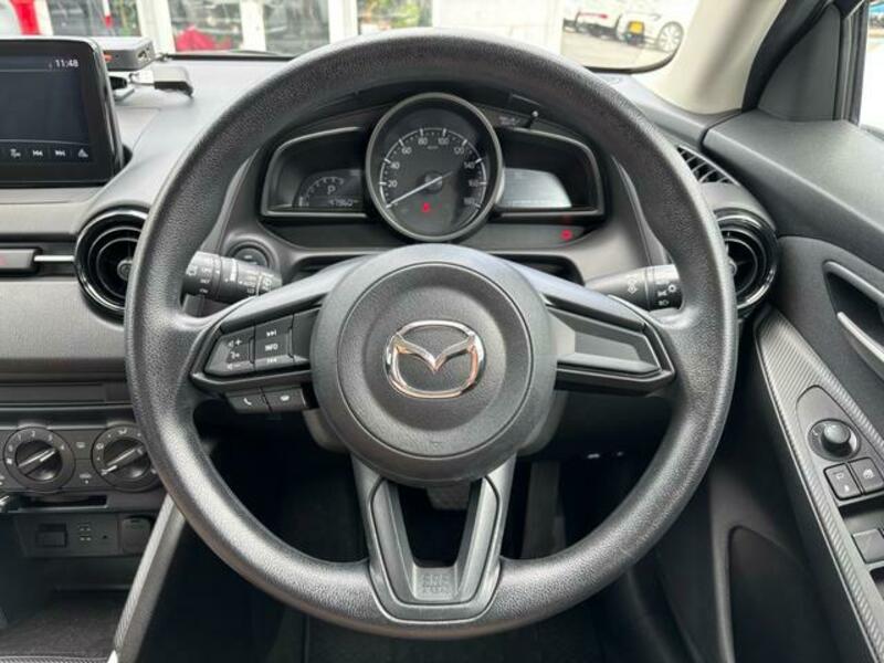 MAZDA2