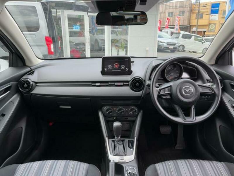 MAZDA2