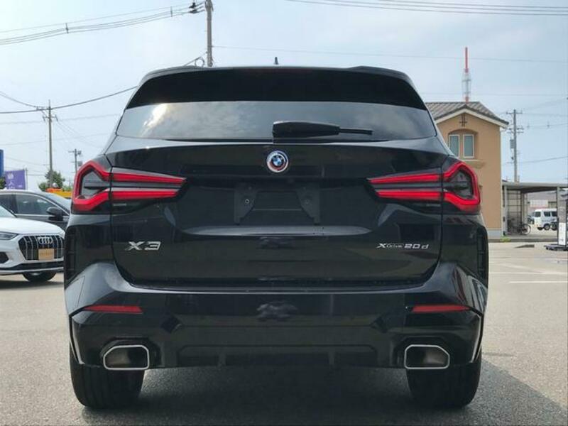 X3