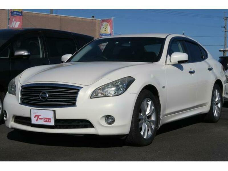 NISSAN FUGA