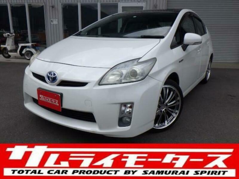 TOYOTA PRIUS