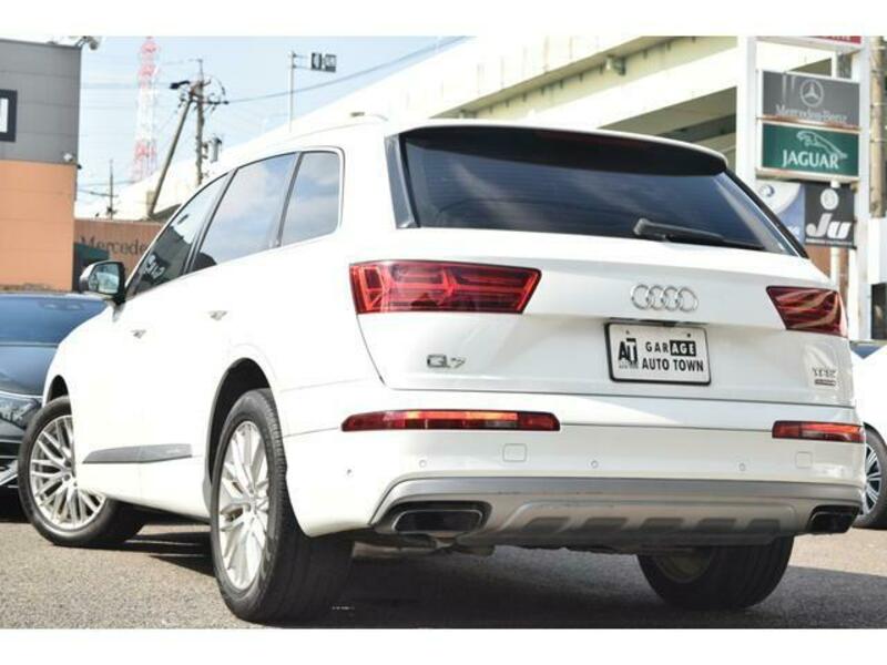 Q7