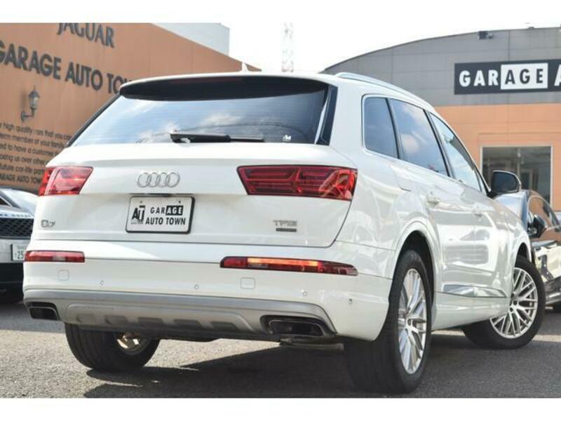 Q7