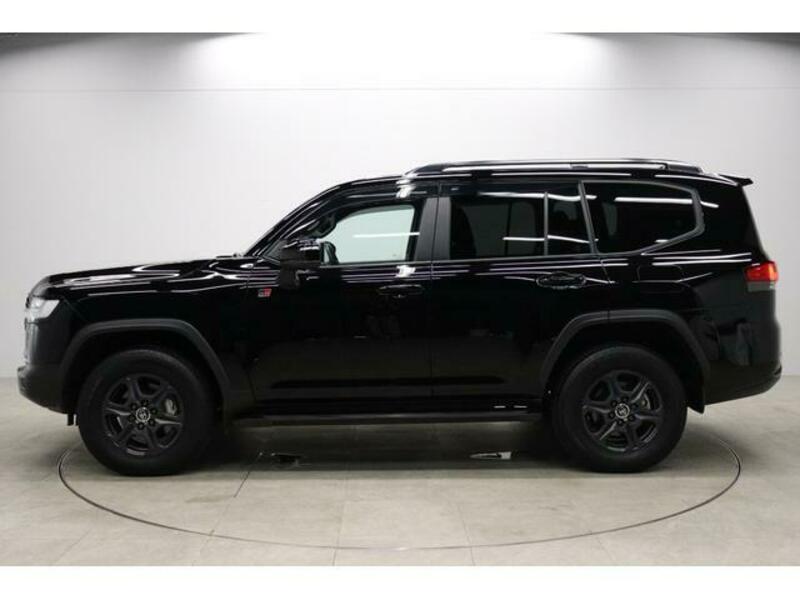 LAND CRUISER