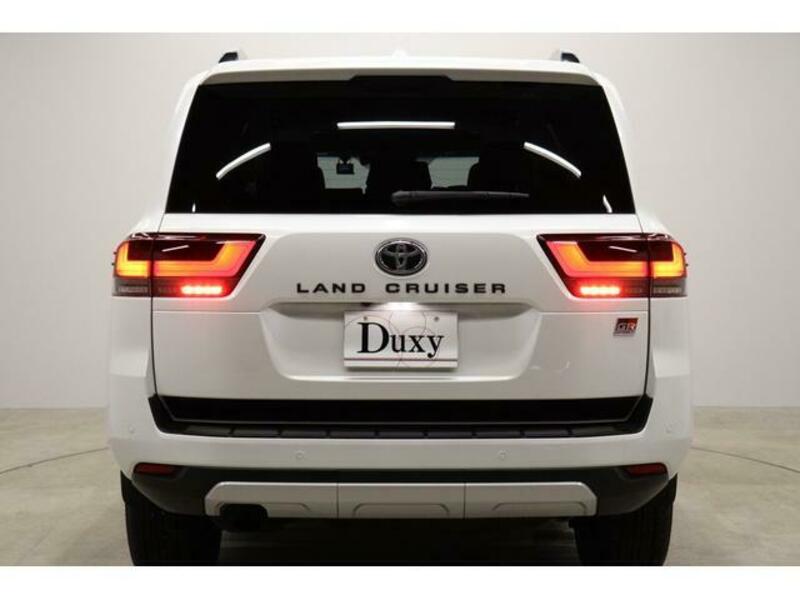 LAND CRUISER