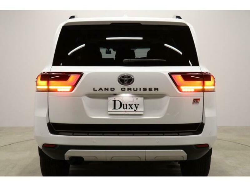 LAND CRUISER