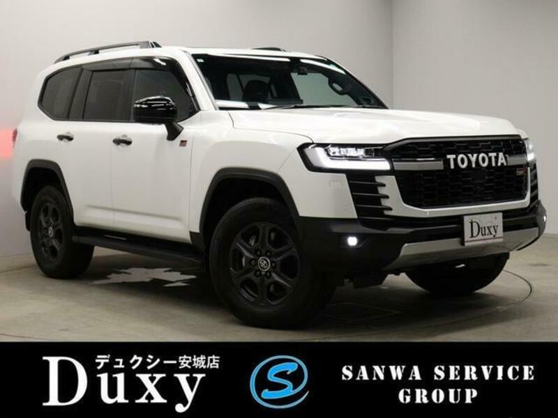 TOYOTA LAND CRUISER