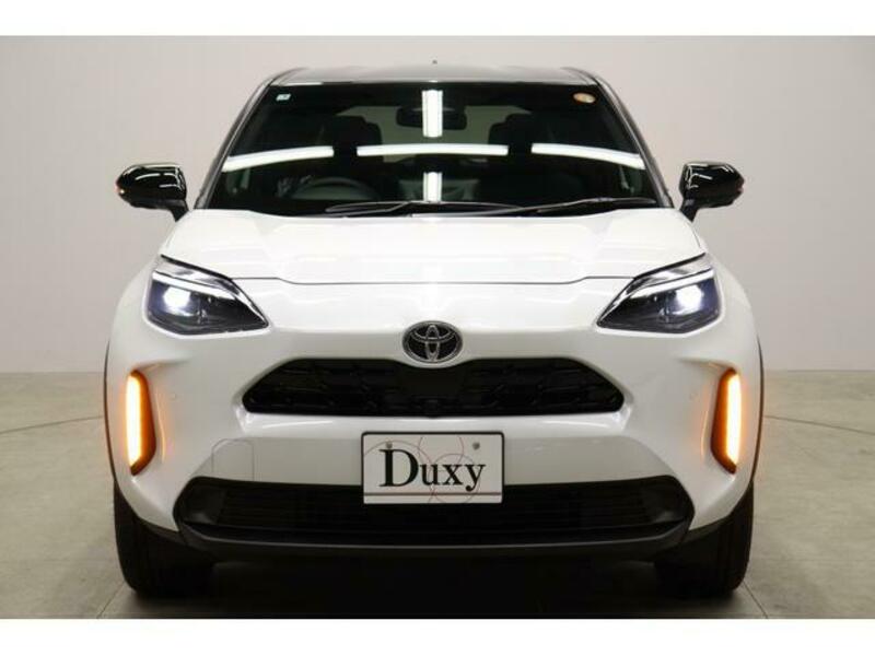 YARIS CROSS