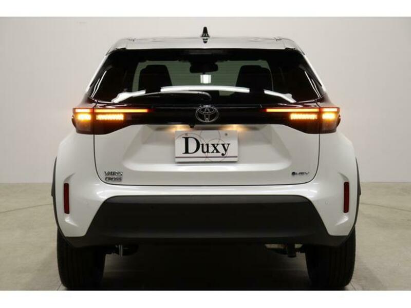 YARIS CROSS